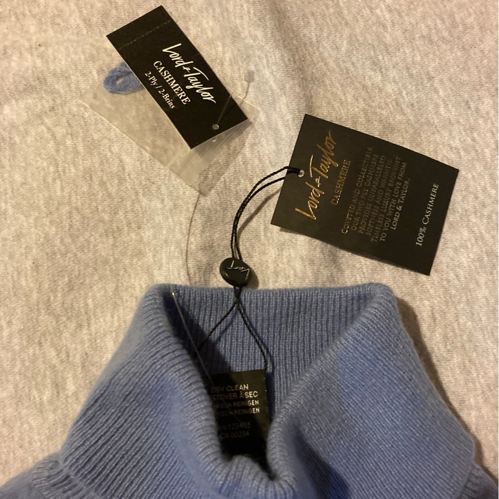 BNWT Light Blue / Periwinkle Cashmere Turtleneck Sweater